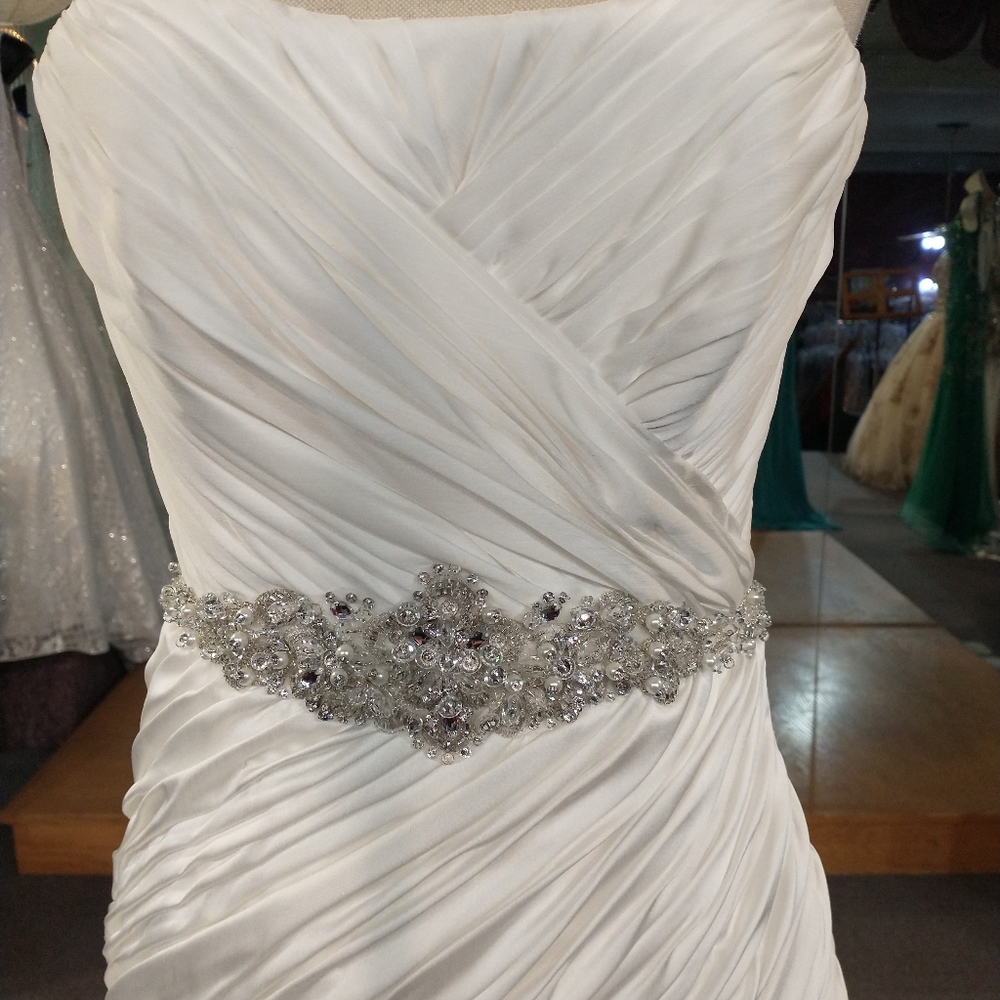 Wedding dress - Picture 4 of 4